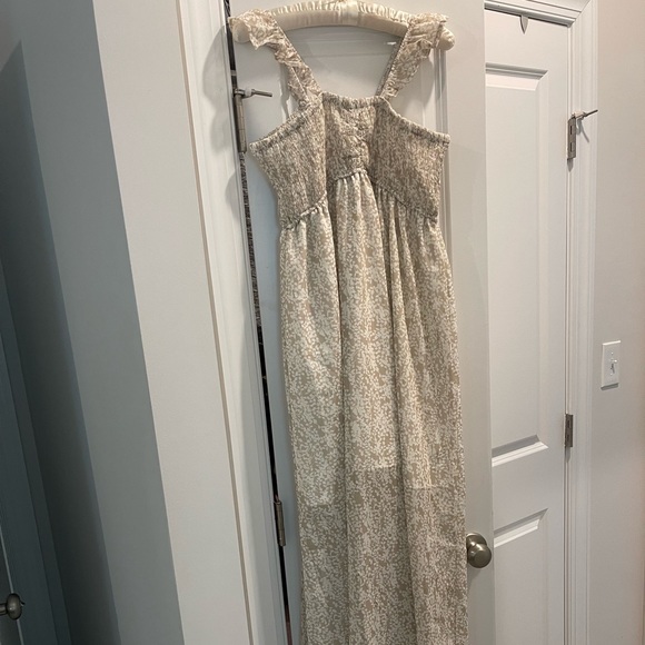 Tan Floral Maxi Dress - Picture 4 of 4